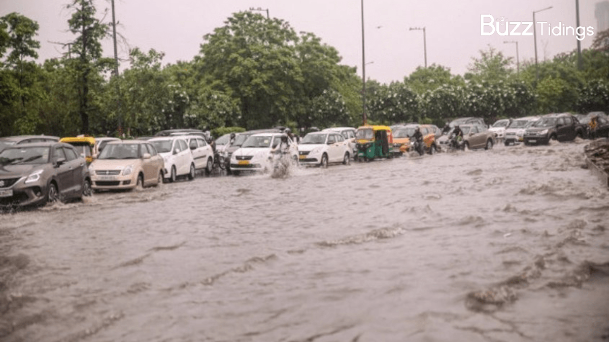 Noida Rain: Heavy waterlogging in the industrial city after torrential rain