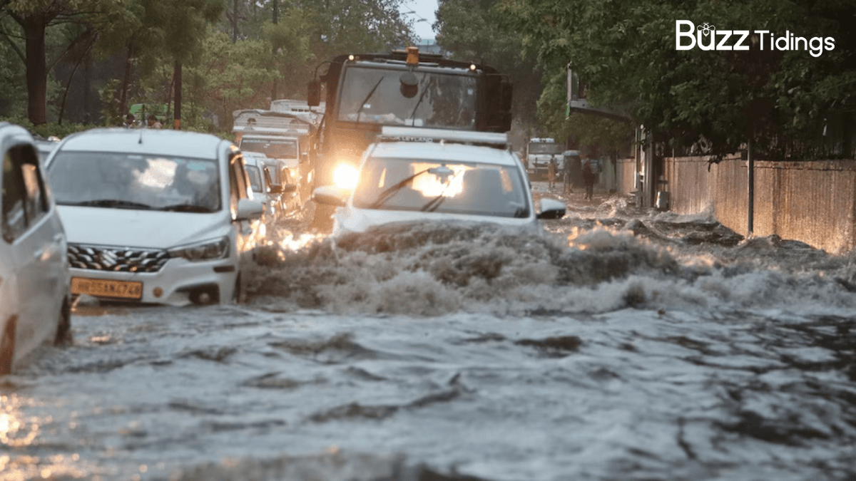 Delhi Rains: दिल्ली में भारी बारिश से कई इलाकों में भरा पानी