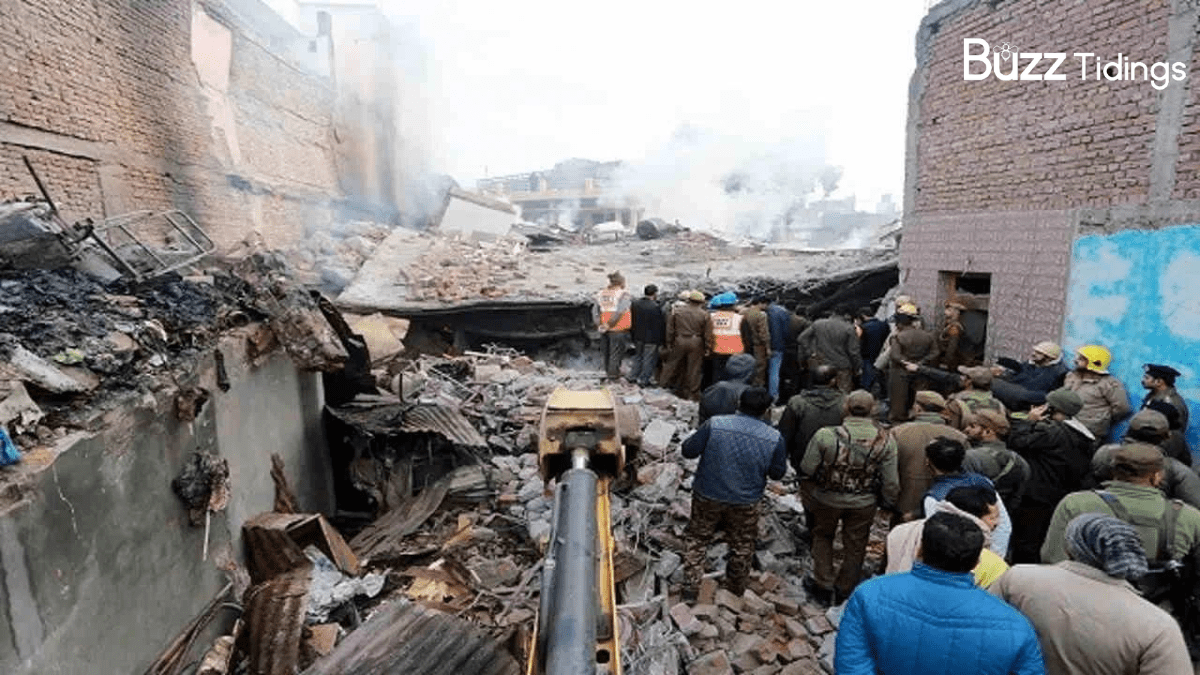 Delhi Building Collapsed: A two-storey building collapsed in Karol Bagh